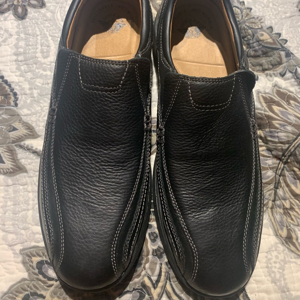Mens Dockers Shoes: Antimicrobial, Slip-On,
100% Leather